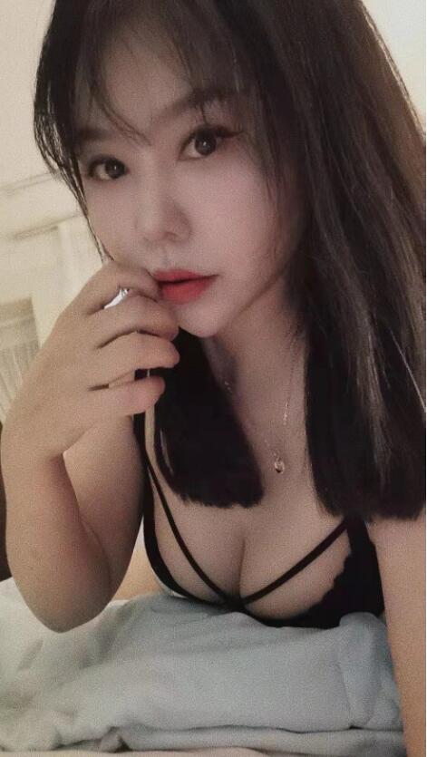 小巧玲珑小妹子